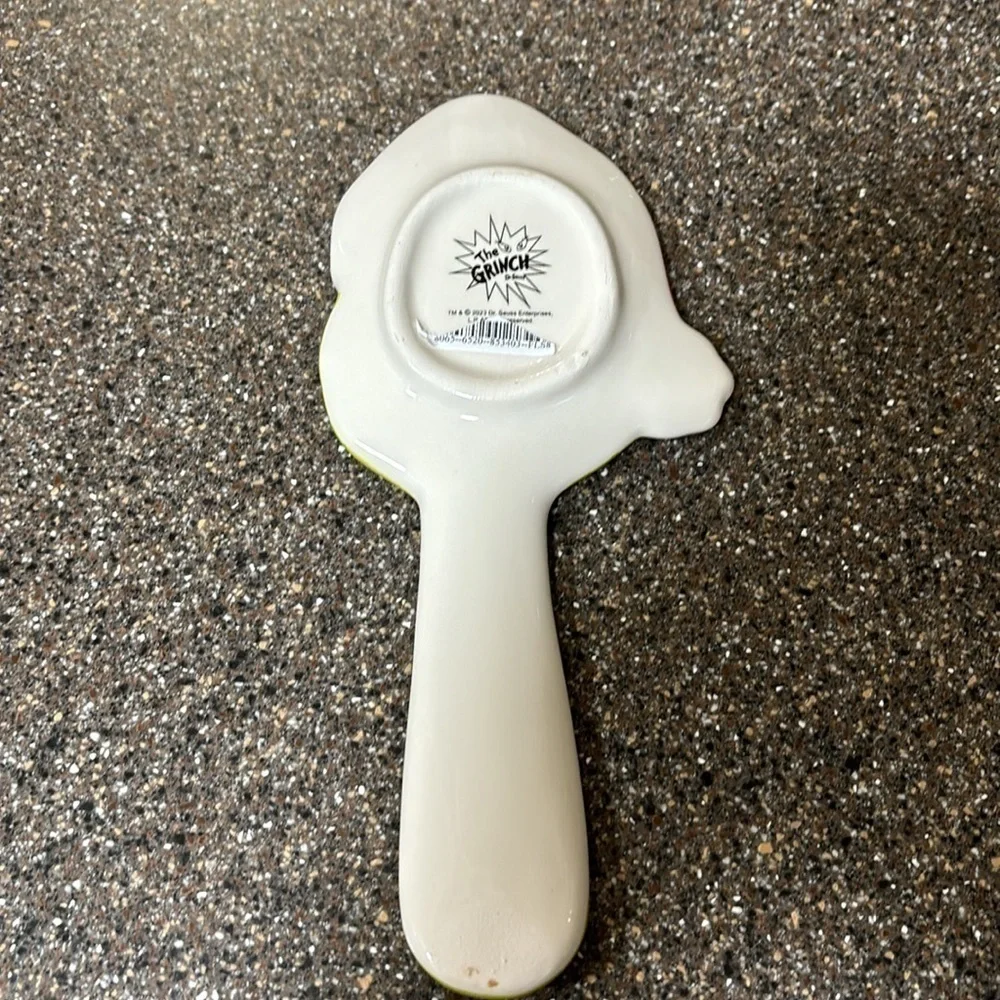 NEW GRINCH IN SANTA HAT CERAMIC CHRISTMAS SPOON REST